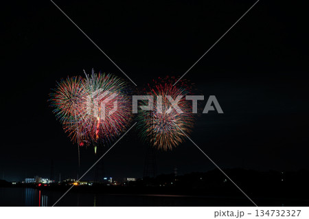 田原市の渥美半島花火大会の風景(愛知県) 田原市の渥美半島花火大会の風景(愛知県) 134732327