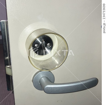 後付け防犯装置サムターンカバー付き 134733699