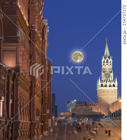 Night view of the Moscow Kremlin, Russia (the most popular view). Against the background of a beautiful sky with the moon 134737272