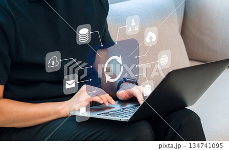 ビジネスにおけるDXとクラウドのデータ連携と情報管理 134741095