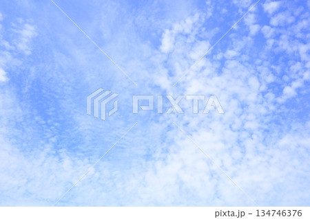 爽やか　高い空　秋雲 134746376