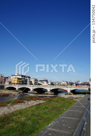 快晴の京都七条大橋 快晴の京都七条大橋 134750042
