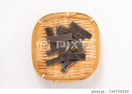 ［北海道産］カット　羅臼昆布 134750830