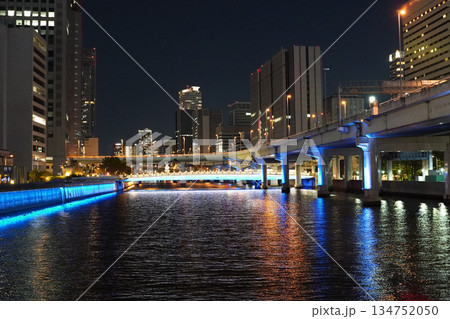 大阪中之島の夜景 134752050