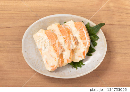 鮭　かまぼこ 134753096