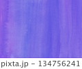青紫のにじみのある筆跡のみえる背景素材 134756241