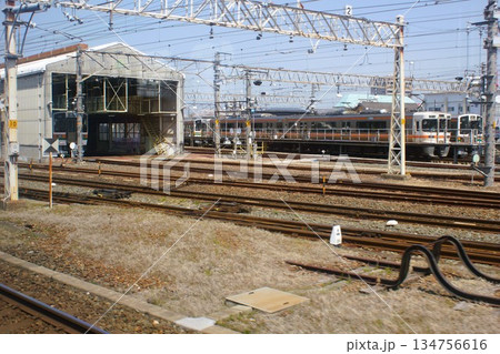 東海道本線からの車窓風景 豊橋車両基地(飯田線213系と211系) 東海道本線からの車窓風景 豊橋車両基地(飯田線213系と211系) 134756616