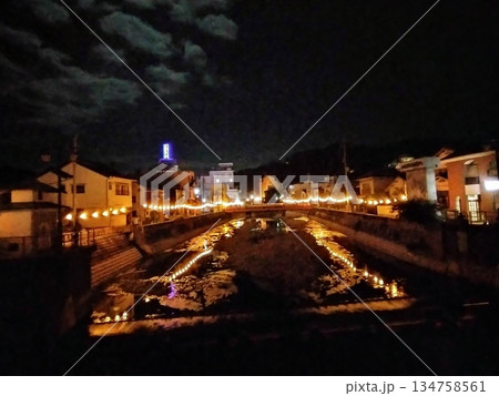琴平大宮橋から望む金倉川沿いの夜景 134758561