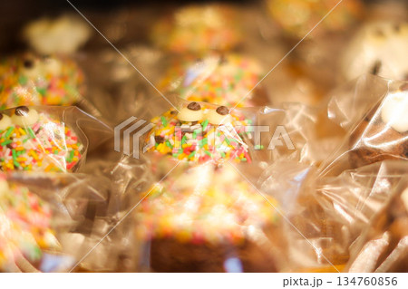 カップケーキ 134760856