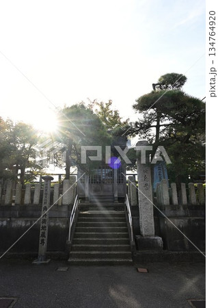 角兵衛地蔵尊の社殿(新潟県新潟市南区) 角兵衛地蔵尊の社殿(新潟県新潟市南区) 134764920