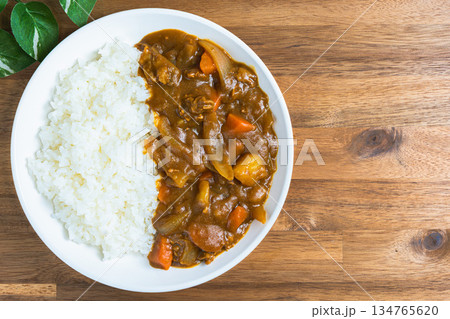 家庭的なカレーライス 134765620