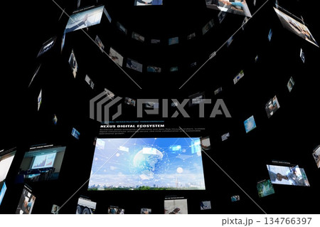 デジタル技術と地球の未来 134766397