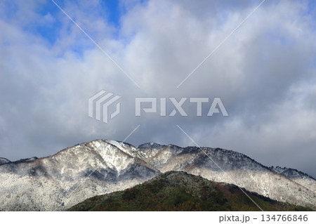 冠雪した鈴鹿の山 冠雪した鈴鹿の山 134766846