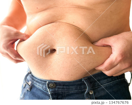 肥満の中年男性 肥満の中年男性 134767676