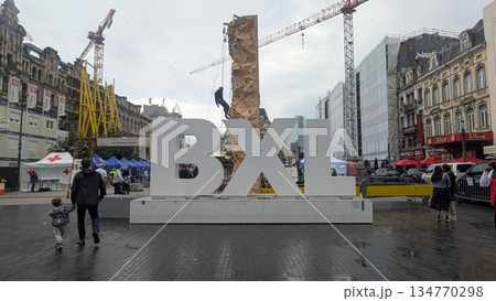Big BXL alphabet photo spot in Brussels 134770298
