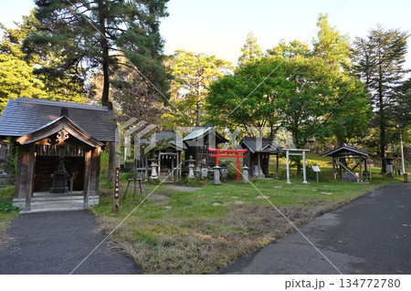 蒼紫神社の拝殿と境内の風景（新潟県長岡市） 134772780
