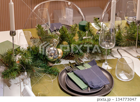 Festive Christmas table set Festive Christmas table set 134773047
