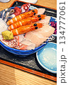 大きな海老の海鮮丼 134777061