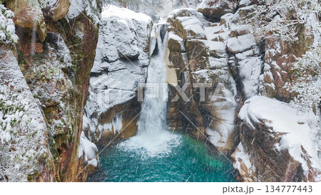 夕森渓谷（冬）：竜神の滝 134777443