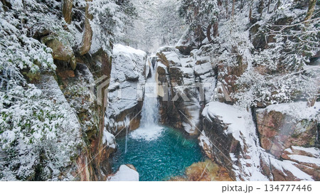 夕森渓谷（冬）：竜神の滝 134777446