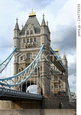 Tower bridge 134778550