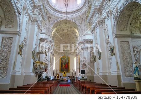 バロックの凍れる音楽「聖ペテロ&パウロ教会」の漆喰彫刻 バロックの凍れる音楽「聖ペテロ&パウロ教会」の漆喰彫刻 134779939