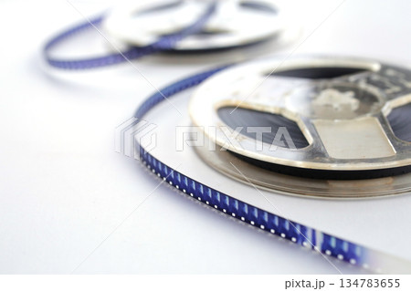 レトロな昭和の時代の8ミリフィルム 134783655