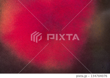 スプレー塗料の赤色と黒色の背景 スプレー塗料の赤色と黒色の背景 134784076