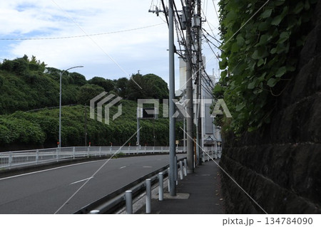 横浜　野毛の切り通し 134784090