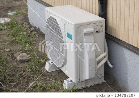 新築のエアコン室外機イメージ 新築のエアコン室外機イメージ 134785107