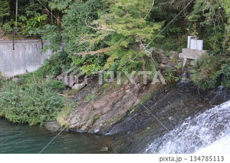 中央構造線　衝上断層　愛媛県　砥部町 134785113