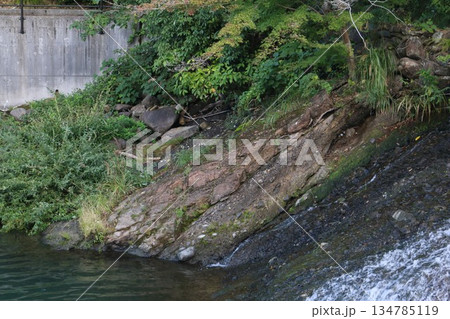 中央構造線　衝上断層　愛媛県　砥部町 134785119