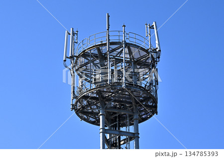 通信イメージ(電波塔:基地局) 通信イメージ(電波塔:基地局) 134785393