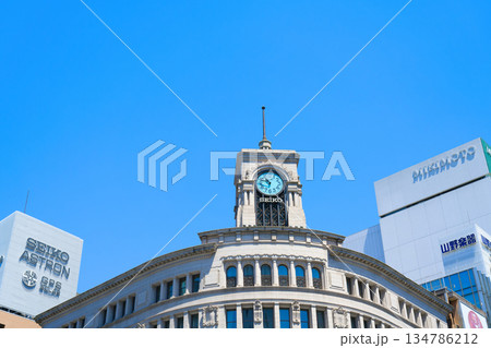 【東京都】5月・銀座四丁目の都市風景 134786212