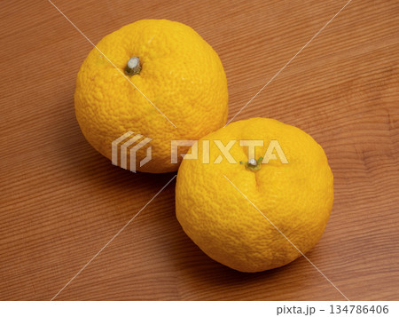 黄ユズ 黄ユズ 134786406