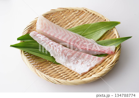 真鯛 刺身用 柵 真鯛 刺身用 柵 134788774