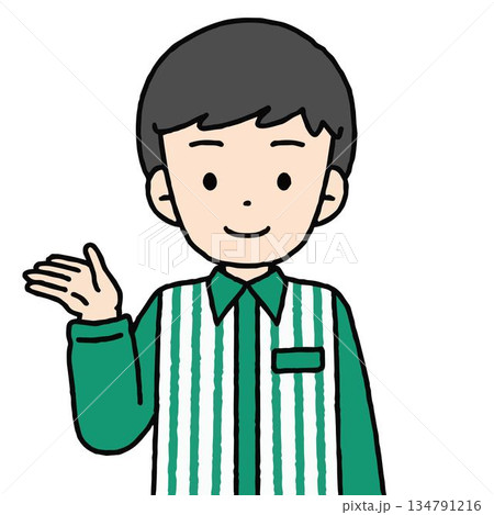 コンビニ店員の男性が案内をしている 134791216