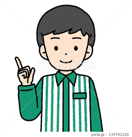 コンビニ店員の男性が案内をしている 134791220