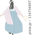 パステルカラーの袴を着た女性の後ろ姿 134794897