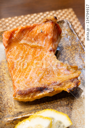 おいしい焼き魚、鮭のハラス焼き おいしい焼き魚、鮭のハラス焼き 134794917