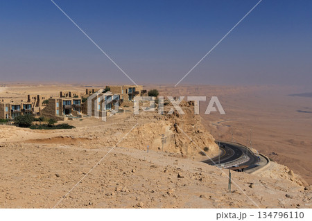 Road on the cliff at Ramon Crater in Mizpe Ramon in Negev desert, Israel 134796110