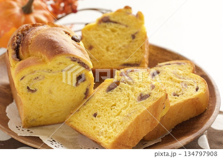 パンプキンブレッド 134797908