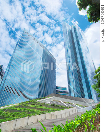 躍動するフィリピン - マニラ・マカティの中心街 　都市景観（2025年6月） 134798491