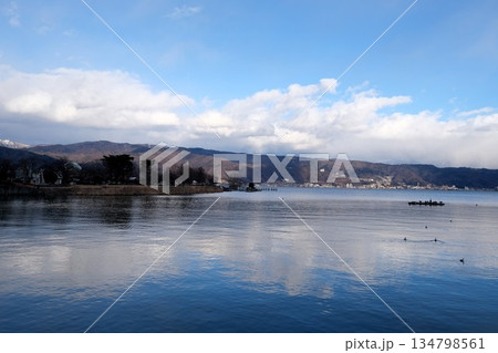 長野県岡谷市_岡谷湖畔公園付近からの諏訪湖3_2025年2月 長野県岡谷市_岡谷湖畔公園付近からの諏訪湖3_2025年2月 134798561