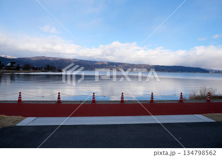 長野県岡谷市_岡谷湖畔公園付近からの諏訪湖4_2025年2月 長野県岡谷市_岡谷湖畔公園付近からの諏訪湖4_2025年2月 134798562