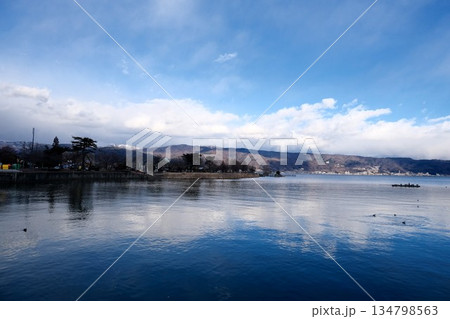 長野県岡谷市_岡谷湖畔公園付近からの諏訪湖5_2025年2月 長野県岡谷市_岡谷湖畔公園付近からの諏訪湖5_2025年2月 134798563