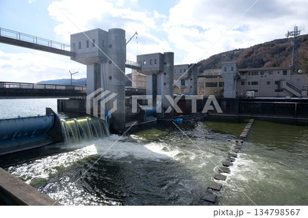 長野県岡谷市_釜口水門1_2025年2月 134798567