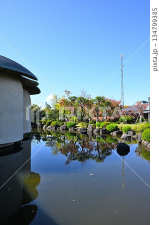 中国庭園天寿園と秋晴れの景観(新潟県新潟市) 中国庭園天寿園と秋晴れの景観(新潟県新潟市) 134799385
