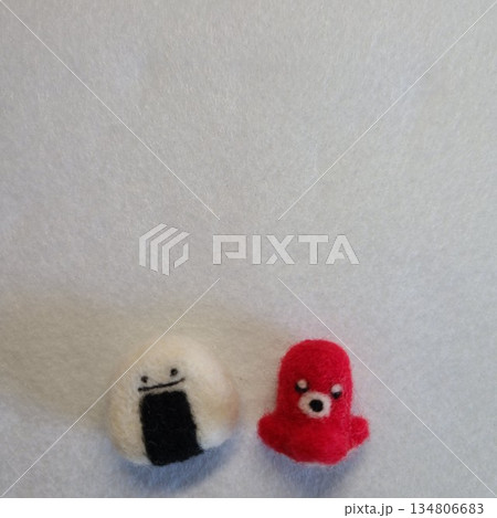 ニードルフェルトのオニギリとタコ 134806683