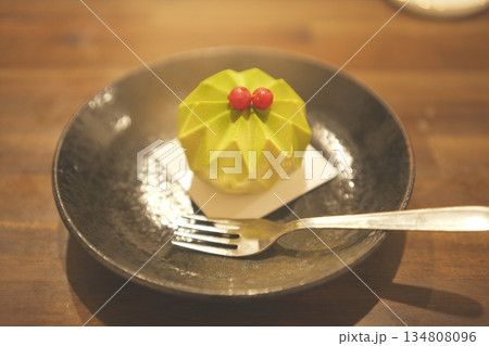 お家デザートのケーキ 134808096